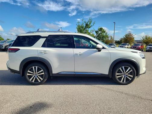 2024 Nissan Pathfinder Platinum 4WD