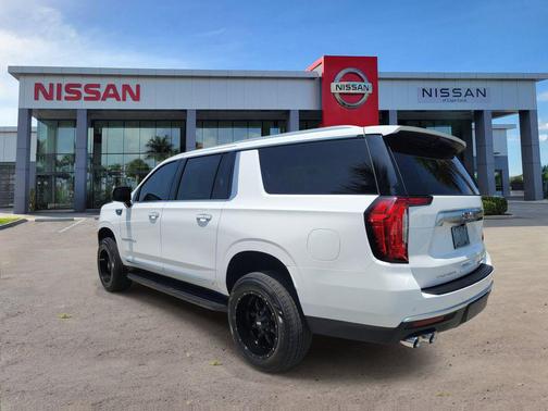 Summit White 2022 GMC Yukon XL Denali