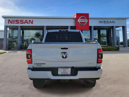 Bright White Clearcoat 2024 RAM 2500 Laramie Crew Cab 4x4 6'4' Box