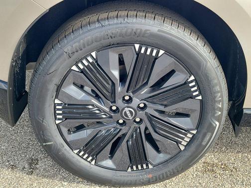 Champagne Silver Metallic 2026 Nissan Murano Platinum