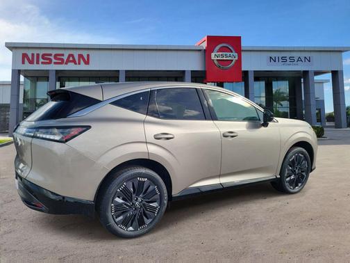Champagne Silver Metallic 2026 Nissan Murano Platinum