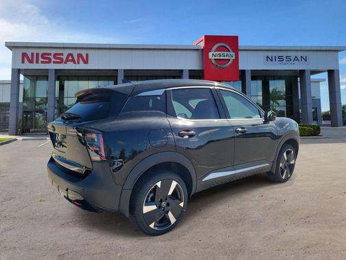 Super Black 2026 Nissan Kicks SR