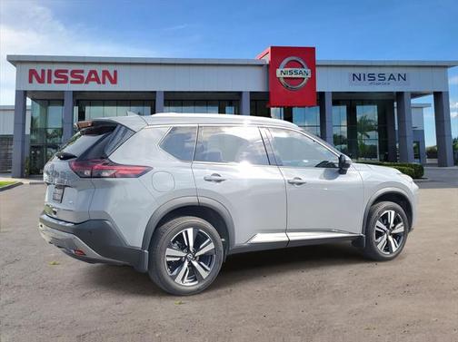 2022 Nissan Rogue SL