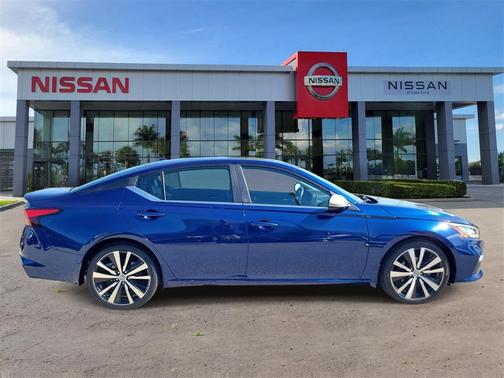 2020 Nissan Altima SR FWD