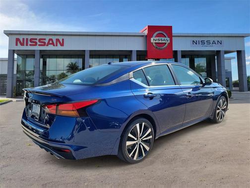 2020 Nissan Altima SR FWD