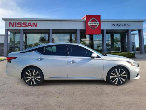 2020 Nissan Altima Platinum FWD