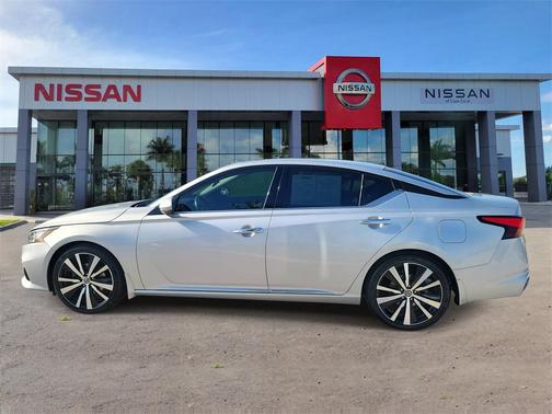 2020 Nissan Altima Platinum FWD