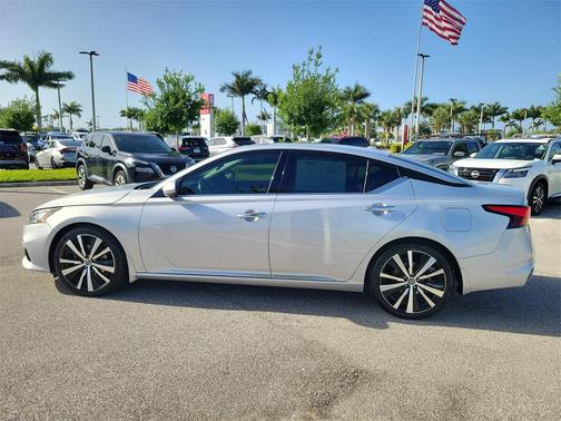 2020 Nissan Altima Platinum FWD