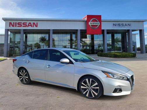 2020 Nissan Altima Platinum FWD
