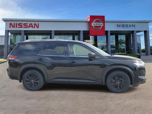 2024 Nissan Pathfinder SL FWD