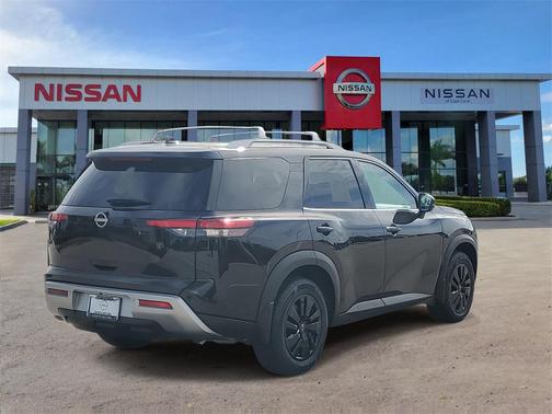 2024 Nissan Pathfinder SL FWD