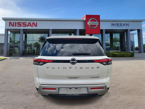 2024 Nissan Pathfinder Platinum FWD