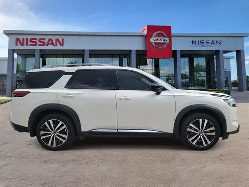 2024 Nissan Pathfinder Platinum FWD