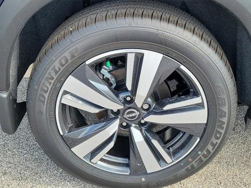 2025 Nissan Rogue SL