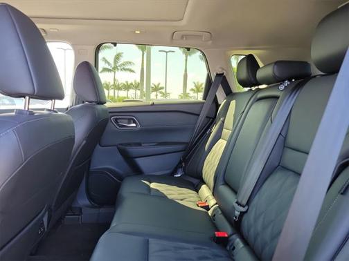 2025 Nissan Rogue Platinum