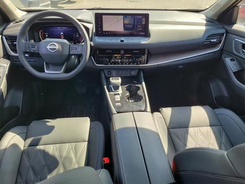 2025 Nissan Rogue Platinum