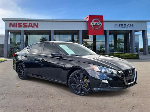 2022 Nissan Altima SR FWD