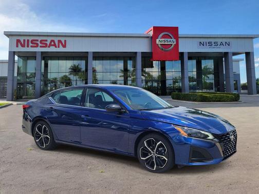 Deep Blue Pearl 2024 Nissan Altima SR FWD