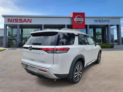 2025 Nissan Pathfinder Platinum FWD