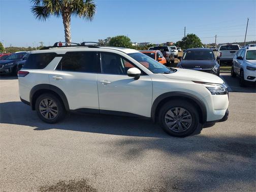 2022 Nissan Pathfinder SV 2WD