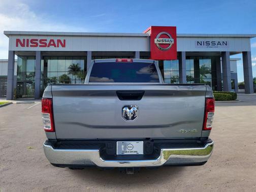 Billet Silver Metallic Clearcoat 2022 RAM 3500 Tradesman Crew Cab 4x4 6'4' Box