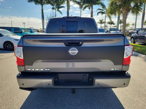 2023 Nissan Titan SV