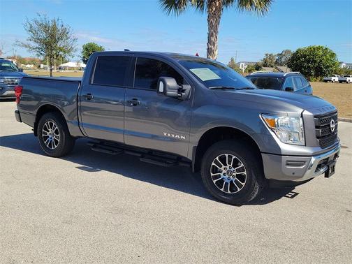 2023 Nissan Titan SV