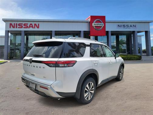 2025 Nissan Pathfinder SL FWD