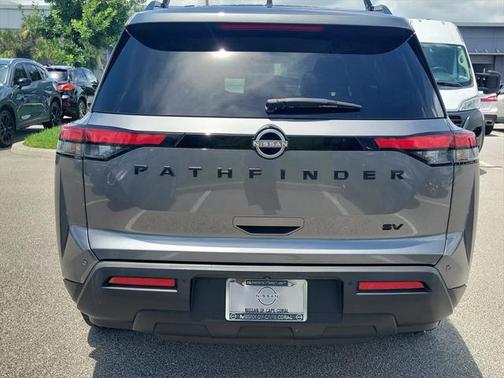 2022 Nissan Pathfinder SV 2WD