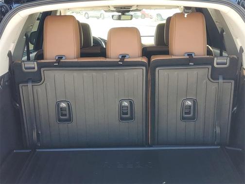2025 Nissan Pathfinder Platinum FWD