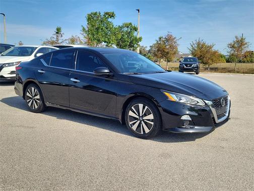 2022 Nissan Altima 2.5 SL