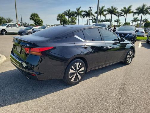 2022 Nissan Altima 2.5 SL