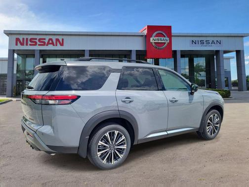 Boulder Gray Pearl 2026 Nissan Pathfinder Platinum