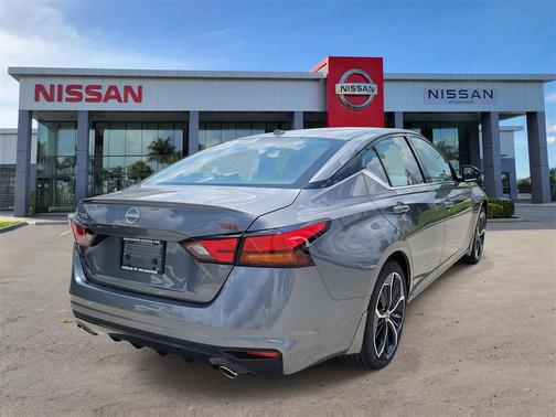 2025 Nissan Altima SR FWD