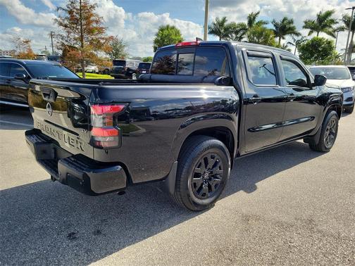 2022 Nissan Frontier SV