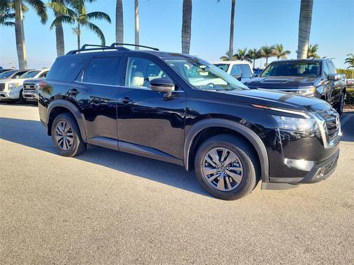 2023 Nissan Pathfinder SV FWD