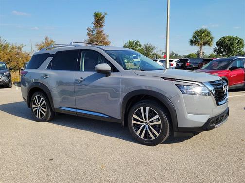 2024 Nissan Pathfinder Platinum FWD