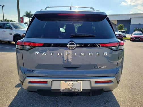 2024 Nissan Pathfinder Platinum FWD