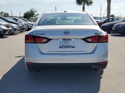 2023 Nissan Altima SR FWD