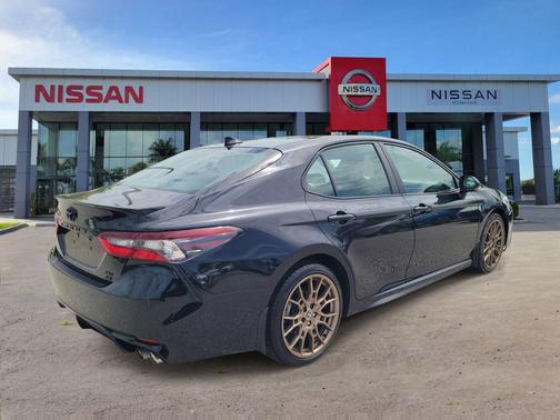 Midnight Black Metallic 2024 Toyota Camry SE