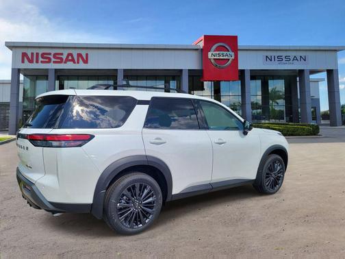 Everest White Pearl Tricoat 2026 Nissan Pathfinder SL