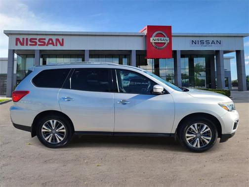 2020 Nissan Pathfinder SV 2WD