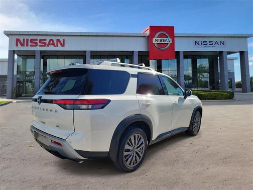 2024 Nissan Pathfinder SL FWD