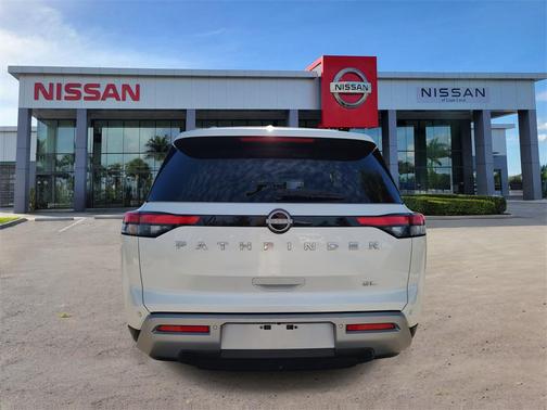 2024 Nissan Pathfinder SL FWD