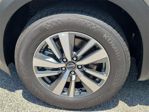 2025 Nissan Pathfinder SL FWD