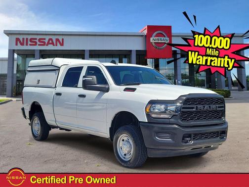 Bright White Clearcoat 2024 RAM 2500 Tradesman Crew Cab 4x4 6'4' Box