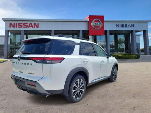 Everest White Pearl Tricoat 2026 Nissan Pathfinder Platinum