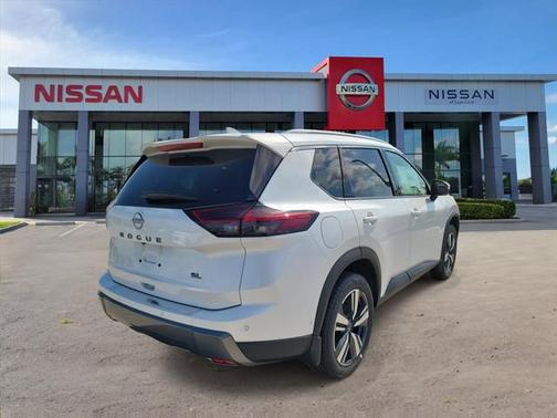 2025 Nissan Rogue SL