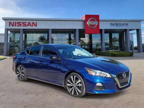 Deep Blue Pearl 2022 Nissan Altima SR FWD