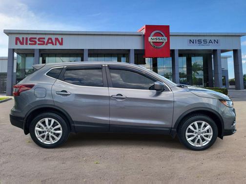 2022 Nissan Rogue Sport S